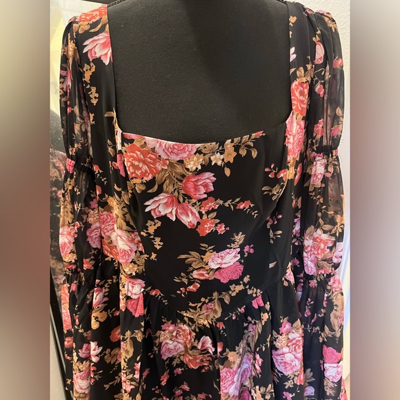 LAST CHANCE SALE - listing removed 6/13/25 Fashion Nova Floral Mini Dress - Picture 2 of 4